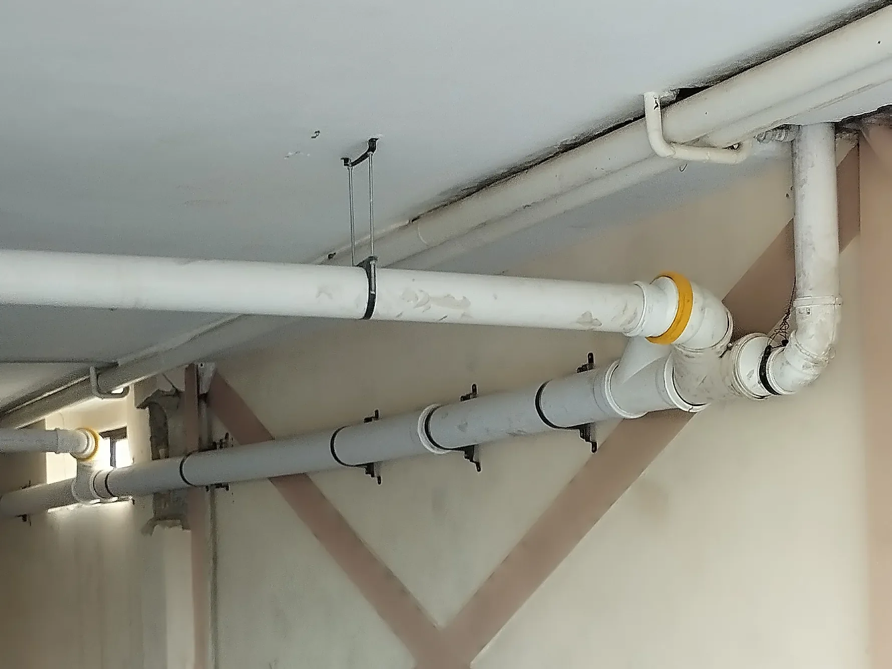 مراحل نصب و اتصال انشعاب فاضلاب ساختمان به فاضلاب شهری